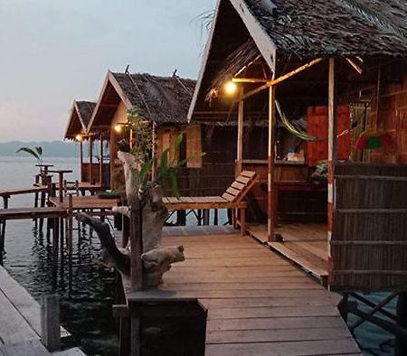 Mawar Homestay Besir Екстериор снимка