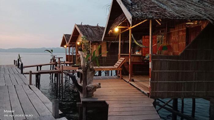 Mawar Homestay Besir Екстериор снимка